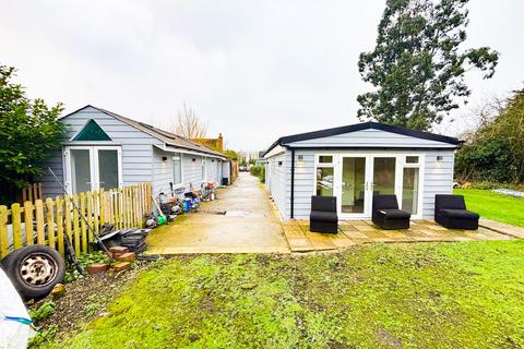 4 bedroom detached bungalow for sale, Lower Dunton Road, Horndon-On-The-Hill, SS17