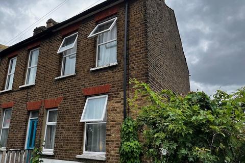 2 bedroom end of terrace house for sale, Haydons Road, London SW19