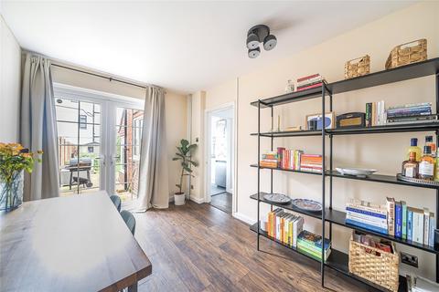 8 Thornhill Avenue, Surbiton, KT6 7SS