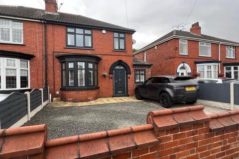 3 bedroom semi-detached house for sale, St. Martins Avenue, Doncaster