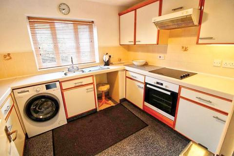 2 bedroom flat for sale, Church Bailey, Pevensey BN24