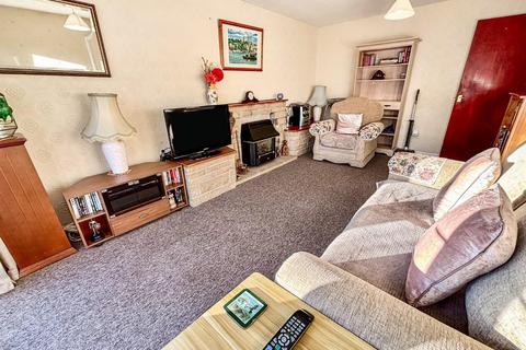 3 bedroom bungalow for sale, Willow Close, Gainsborough