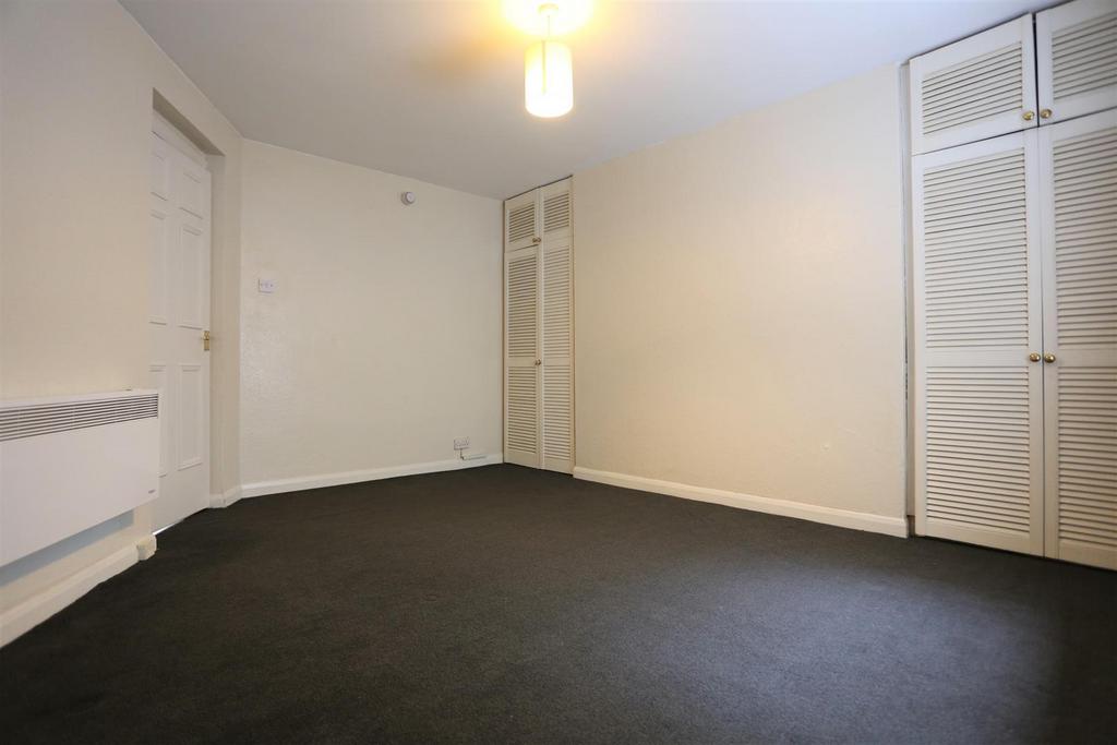 Flat 3, 59-62 Regency Square (3).JPG