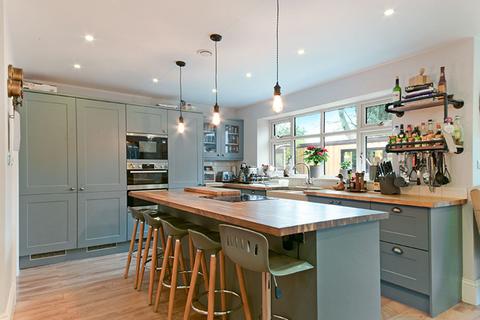 49a Herne Road, Surbiton, KT6 5BX