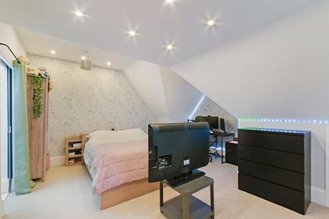 49a Herne Road, Surbiton, KT6 5BX