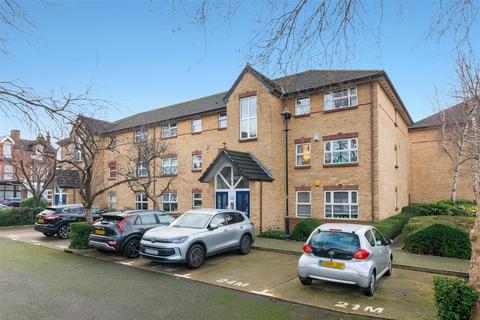 2 bedroom flat for sale, Monmouth Close, London, W4