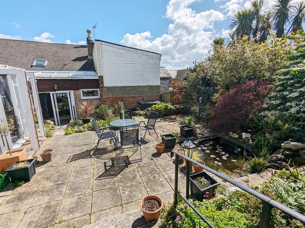 Garden and rear