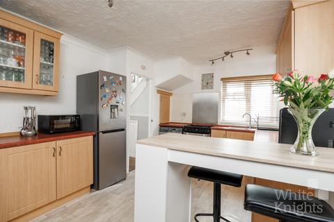 3 bedroom semi-detached house for sale, Westlands Avenue, Reading RG2