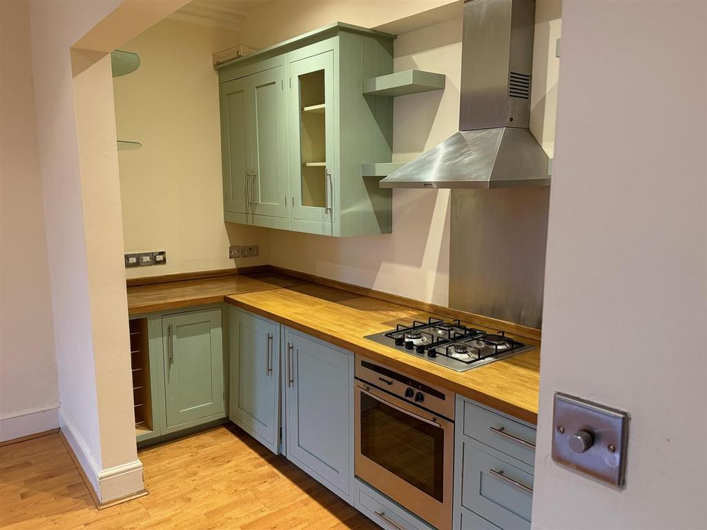 Kitchen 3.jpg