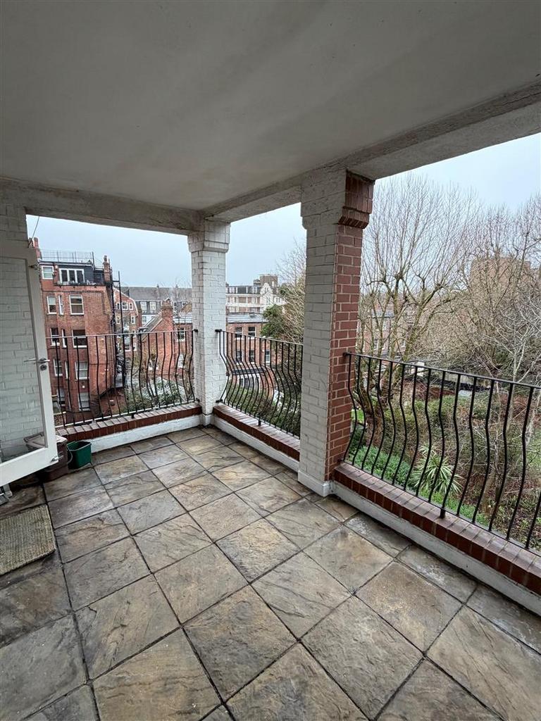 Balcony 1.jpg