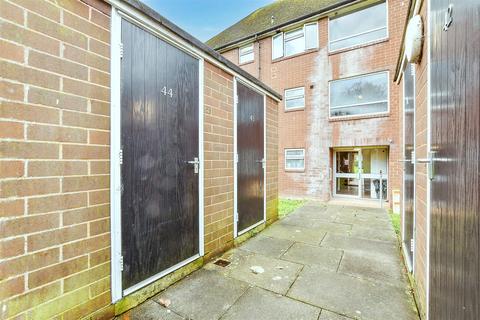 43 Levett Road, Leatherhead, KT22 7EG