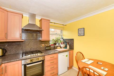 10 Brook Close, Crowborough, TN6 2ET