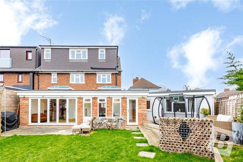 4 bedroom semi-detached house for sale, Howe Close, Romford, RM7