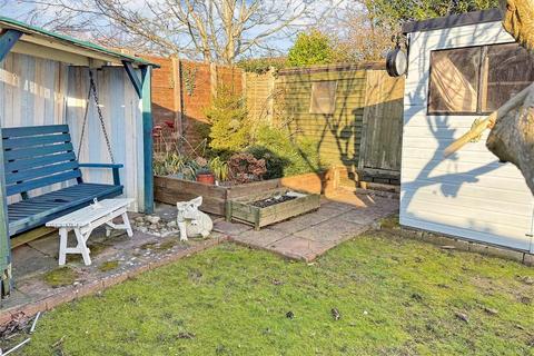 19 Arnold Avenue, Meopham, Gravesend, DA13 0NU