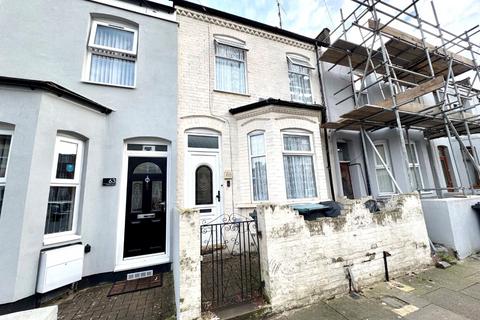 3 bedroom terraced house for sale, Naseby Road, Luton