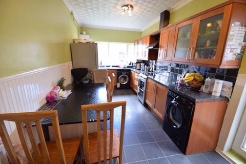 3 bedroom terraced house for sale, Naseby Road, Luton