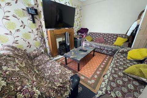 3 bedroom terraced house for sale, Naseby Road, Luton