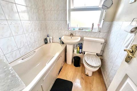 2 bedroom flat for sale, Millbrook, North Shields, Tyne and Wear, NE29 0SQ