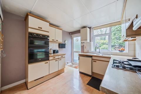 3 bedroom bungalow for sale, Dunboe Place, Shepperton, TW17