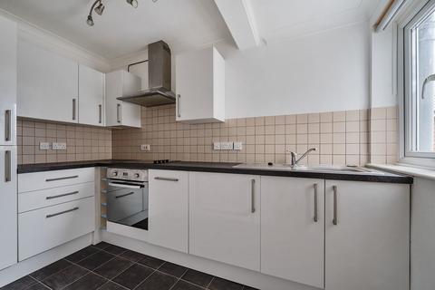 2 bedroom flat for sale, St. Peters Road, Petersfield, GU32