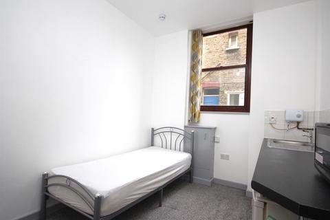 Studio to rent, Bloxhall Court, Bloxhall Road, Leyton, E10