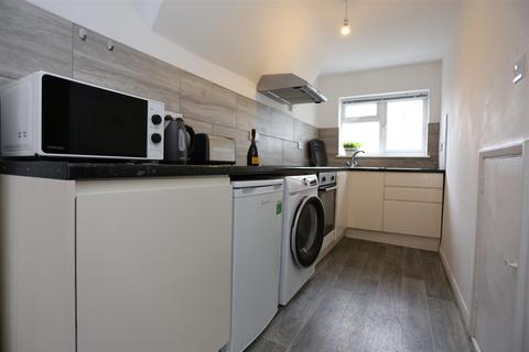 4 bedroom maisonette to rent, Powis Road, Brighton