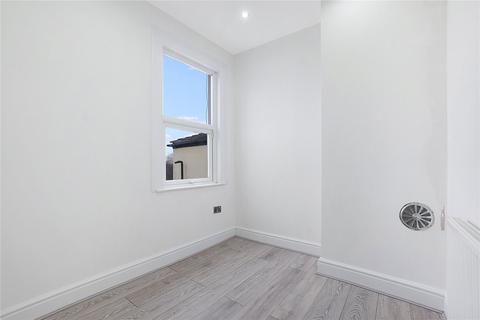18 Broomfield Road, Swanscombe, DA10 0LT