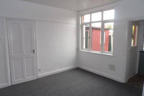 3 bedroom end of terrace house to rent, Wentworth Road Doncaster Wheatley