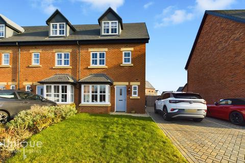 4 bedroom end of terrace house for sale, Juniper Drive, Cottam PR4