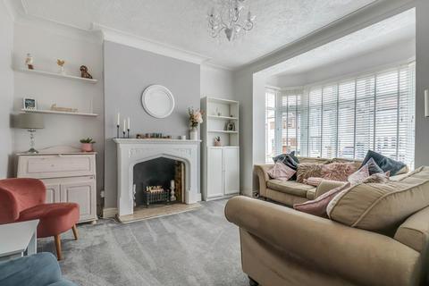 4 bedroom semi-detached house for sale, Sandringham Road, Southchurch SS1