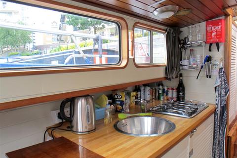 1 bedroom houseboat for sale, Chelsea HArbour, london SW10