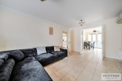 4 bedroom house for sale, Greenhaven Drive, Thamesmead