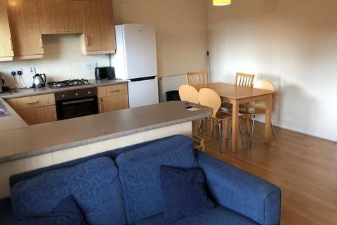 2 bedroom flat to rent, Loxford Street, Manchester M15