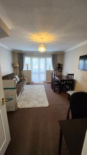 2 bedroom detached house to rent, Barking, IG11