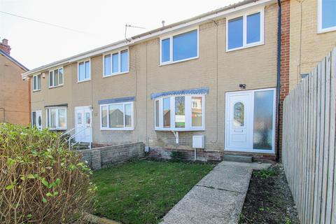 3 bedroom terraced house to rent, Painthorpe Lane, Wakefield WF4