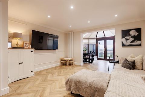 17 Green Close, Epping Green, Epping, CM16 6PS