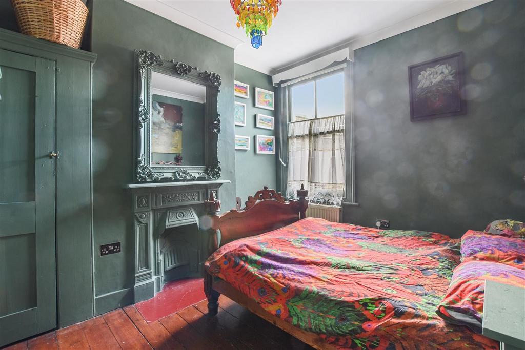 04-26c5 GCWT - 60 Clifford Gdns - Bedroom 3 -Origin