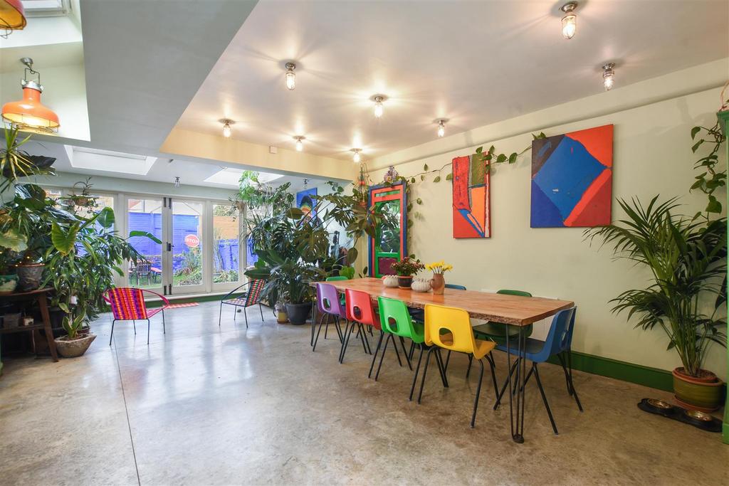 08-d72d GCWT - 60 Clifford Gdns - Kitchen 2 -Origin