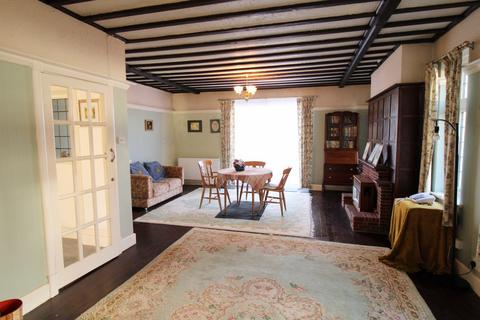 10 The Crescent, West Wickham, BR4 0HE