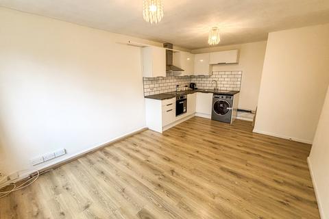 2 bedroom apartment to rent, Baron Court, Reading, RG30