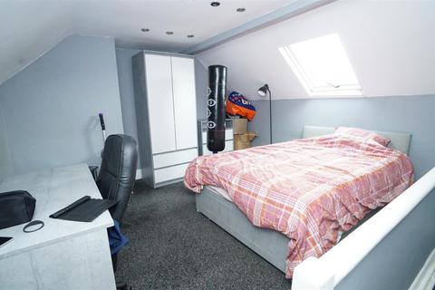 14 Peveril Mount, Bradford, BD2 3JY