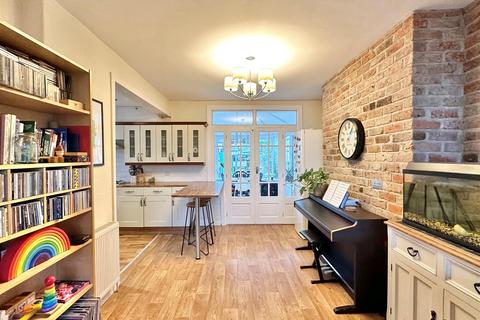 154 Buxton Road, Newtown, Stockport, SK12 2RQ