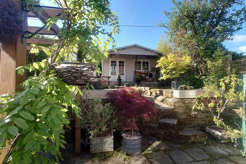 154 Buxton Road, Newtown, Stockport, SK12 2RQ