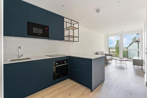 Studio to rent, Celeste House, Grand Union, London, HA0