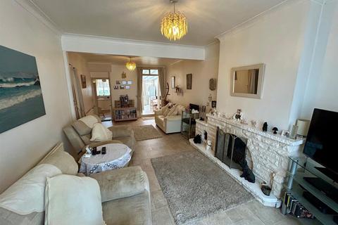20 Lyndhurst Road, London, E4 9JU