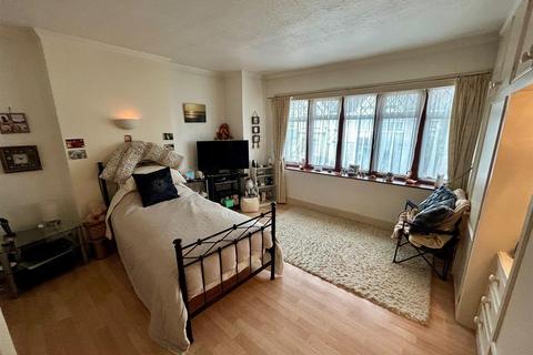 20 Lyndhurst Road, London, E4 9JU