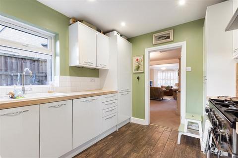 38 Gladstone Road, Farnborough, Orpington, BR6 7DZ