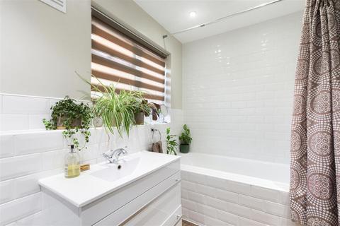 38 Gladstone Road, Farnborough, Orpington, BR6 7DZ