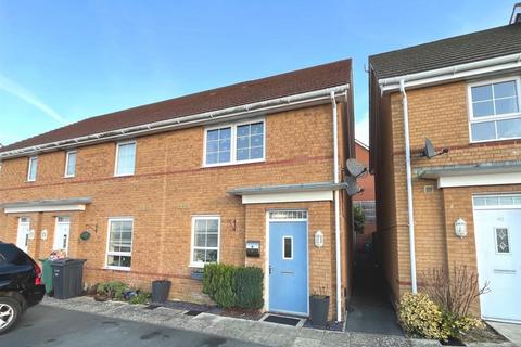 2 bedroom end of terrace house for sale, Wellesley Way, Newport