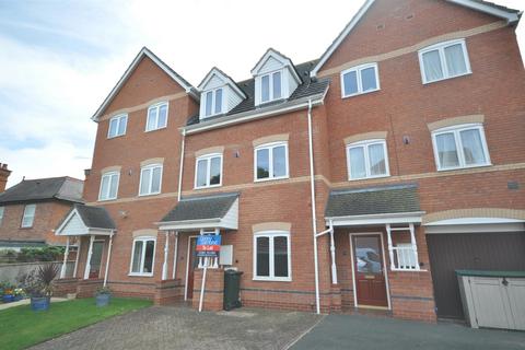 4 bedroom terraced house to rent, Peak View, Malvern